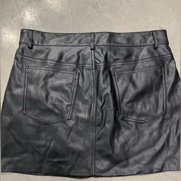 ZARA Faux Leather Mini Skirt - Picture 2 of 3